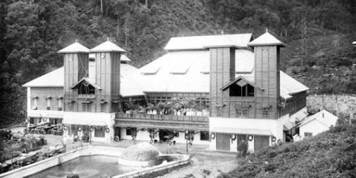 Foto Stasiun Radio Malabar pada tahun 1920 di Bandung, peninggalan Belanda