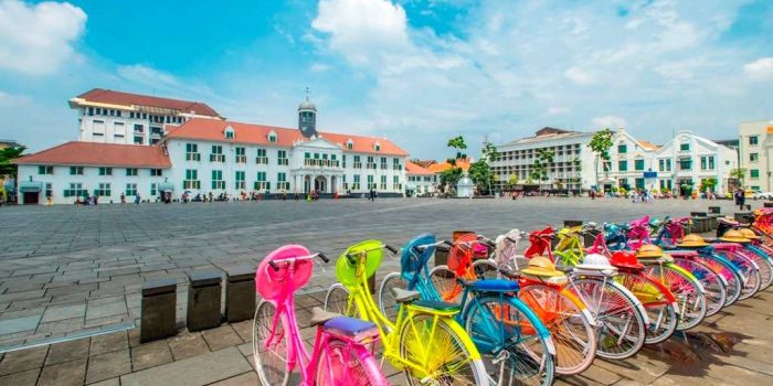 Bersepeda Ontel di Kota Tua